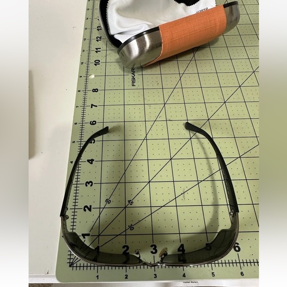 Prada authentic designer sunglasses unisex - Picture 9 of 10